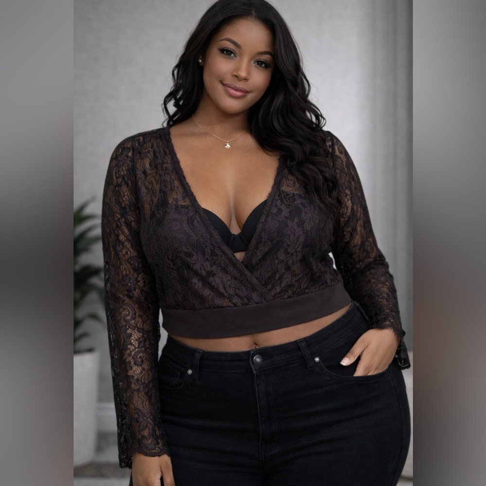 Fashion Nova Curvy Women’s Black Long Sleeve Lace Crop Top | Size: 1X | Like New